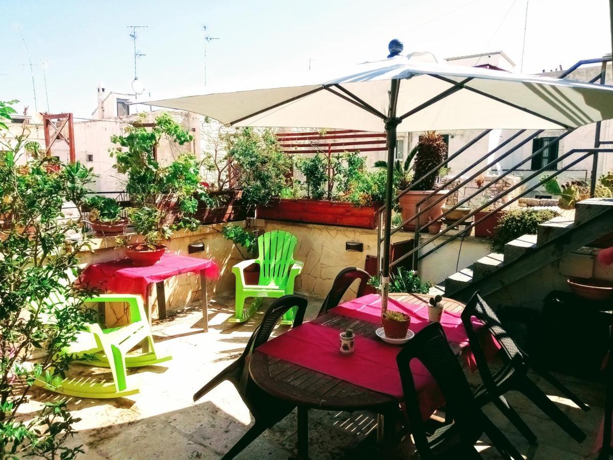 Centro Storico Suites Джовинацо Екстериор снимка