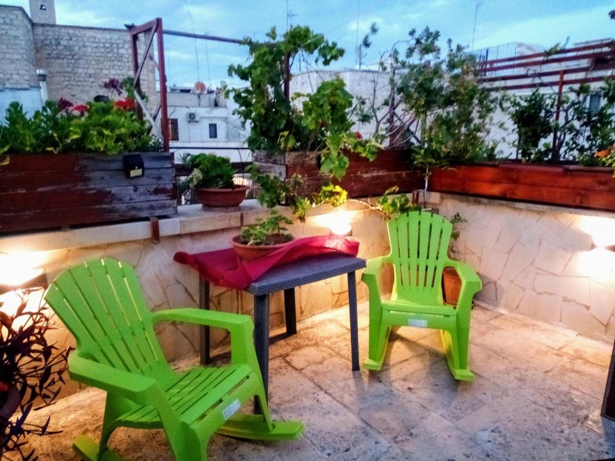 Centro Storico Suites Джовинацо Екстериор снимка